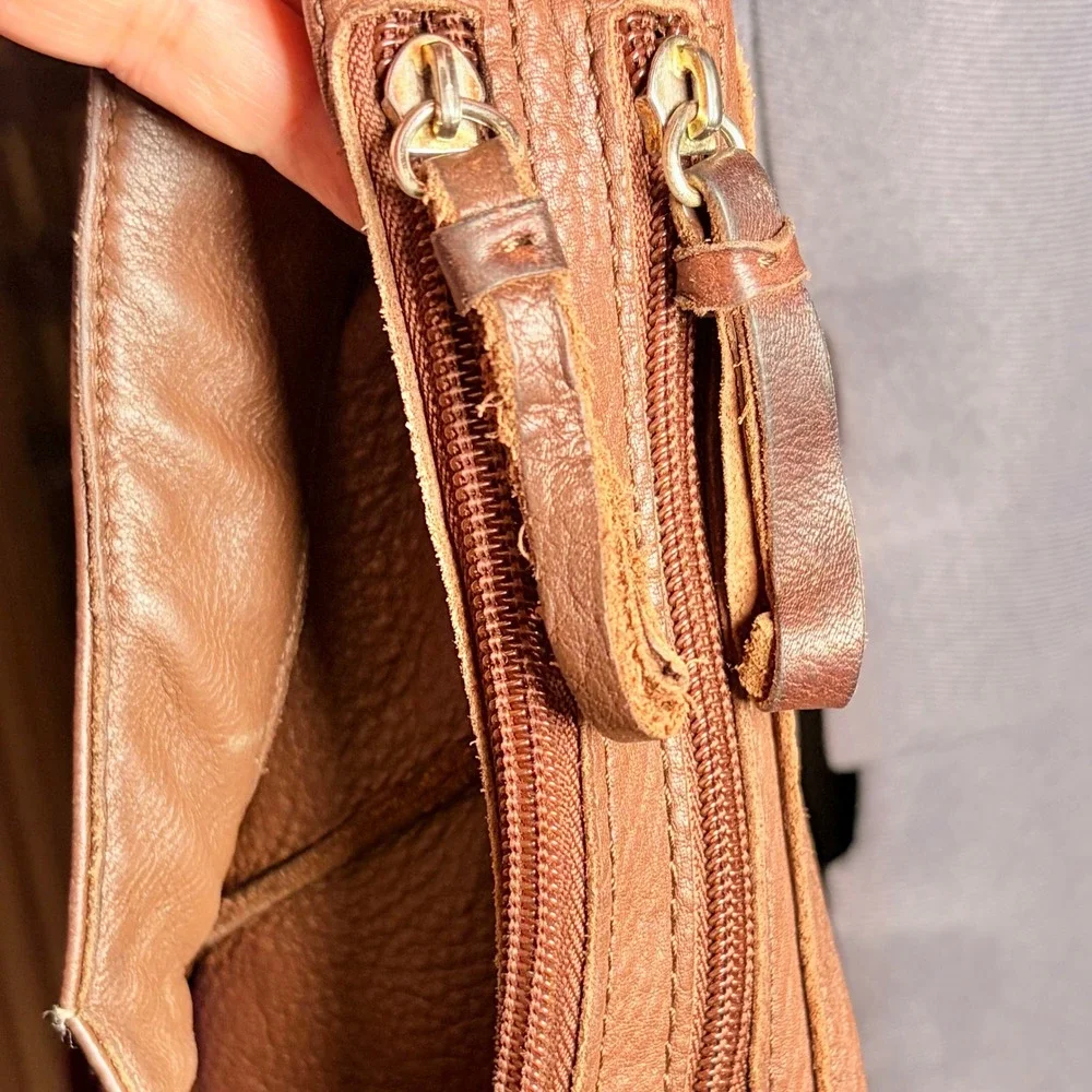 a.n.a Pebbled Leather Hobo Bag Y2K Grunge Brown Vintage Y2K Shoulder Bag DAMAGED